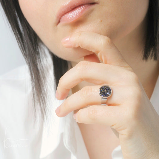 Anello chevalier regolabile in acciaio con Cristalli di Swarovski