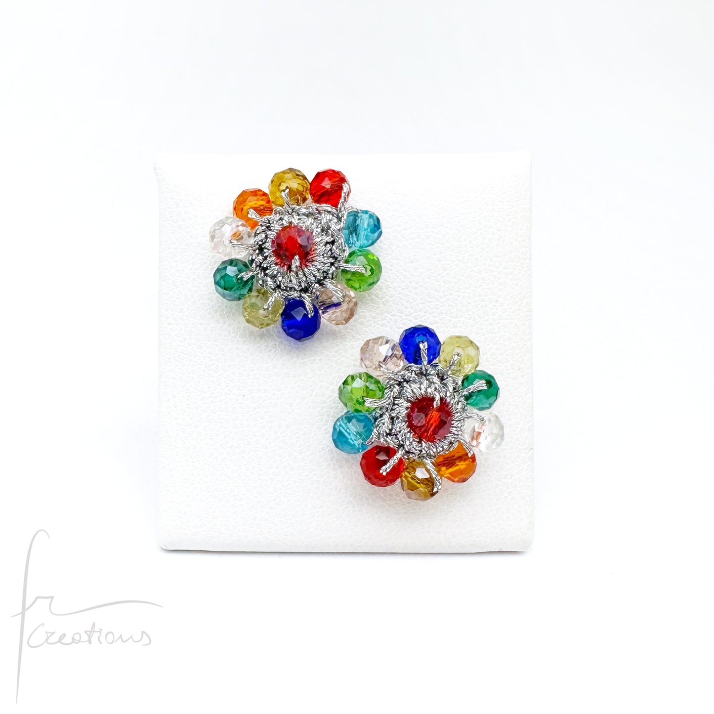 Orecchini da Lobo all'uncinetto con mini cristalli Blumen