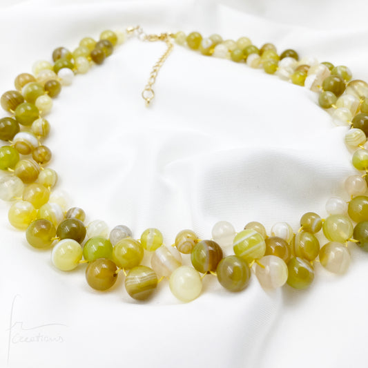 Collana girocollo Alexandra Medium fatta a mano in tessitura e pietra naturale agata giallo pomelo