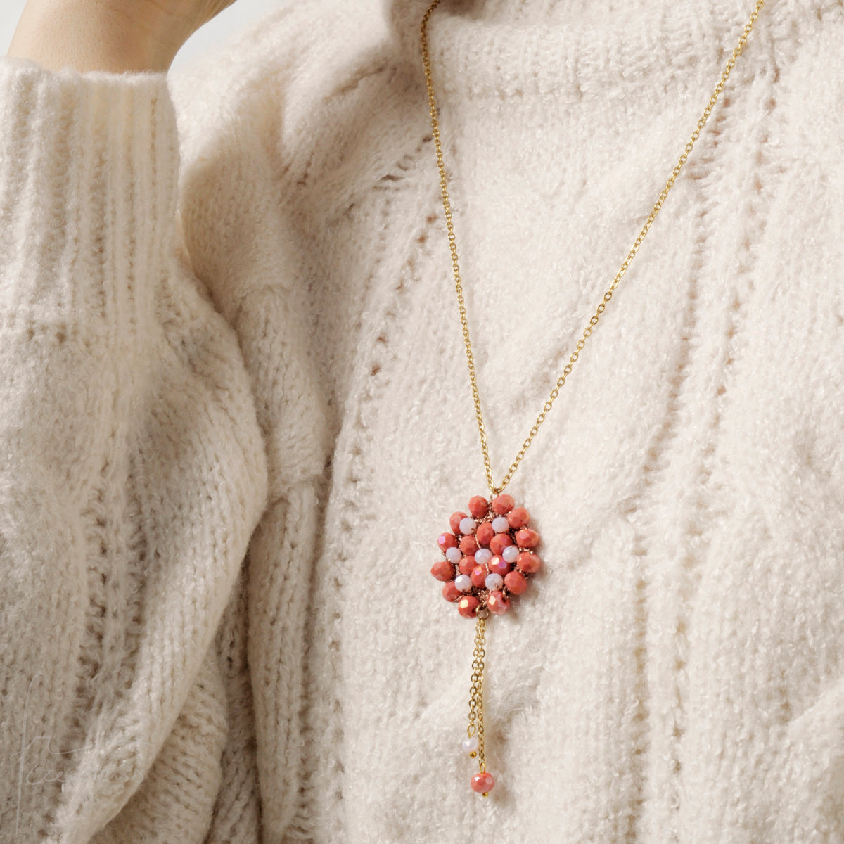 Collana lunga acciaio con pendente fiore all'uncinetto con cristalli Blumen