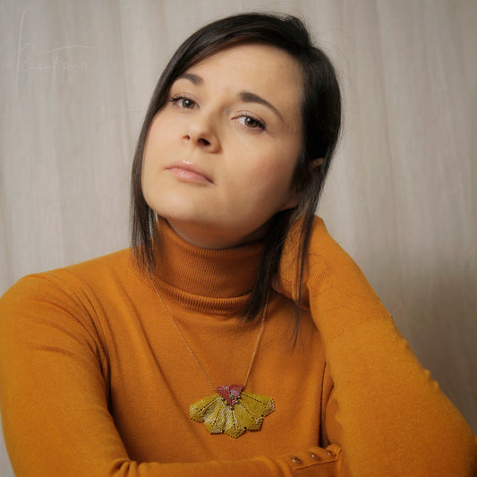 Collana pendente fiore tessitura con perline e Cristallo Austriaco Originale