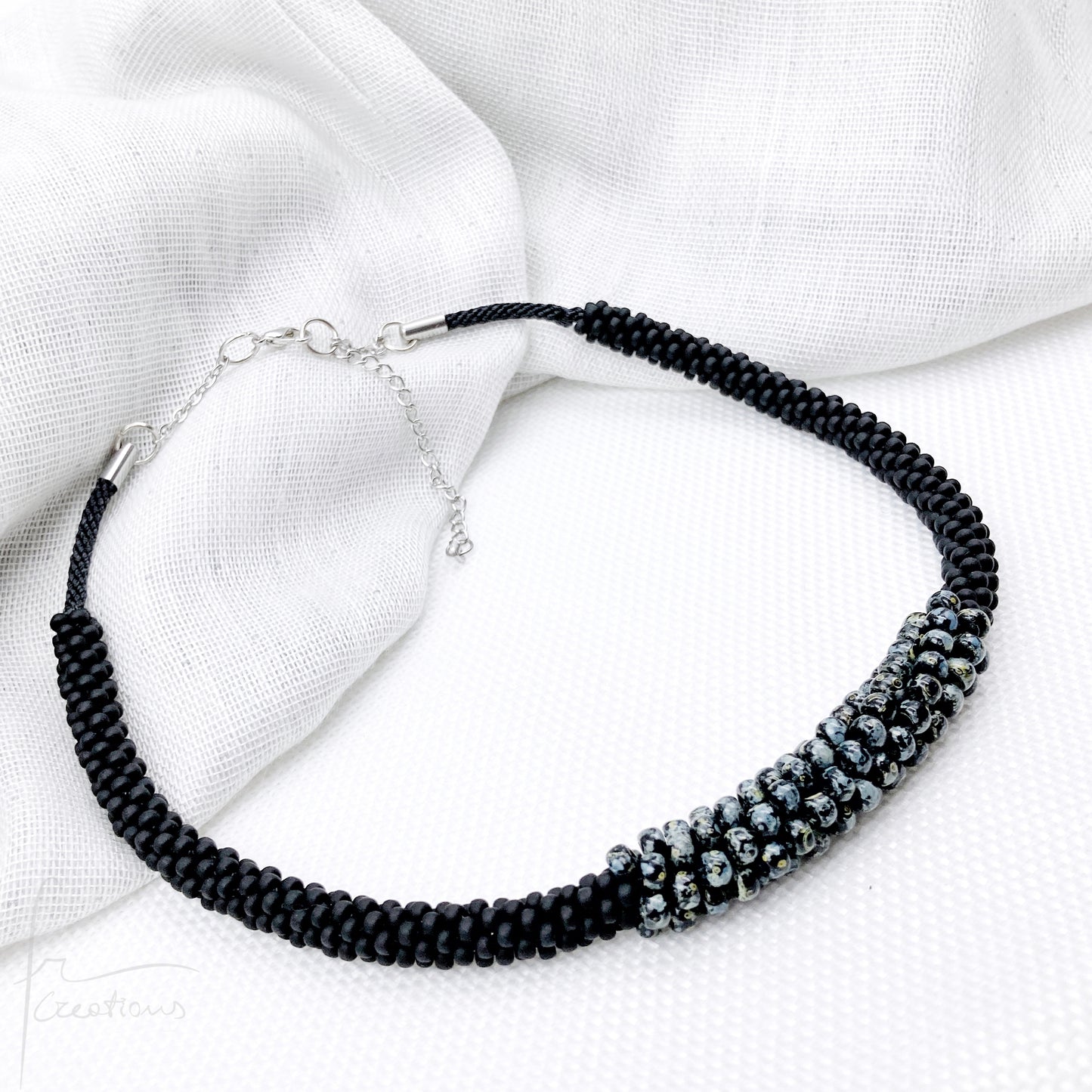 Collana girocollo Snake Duo intrecciato a mano con perline