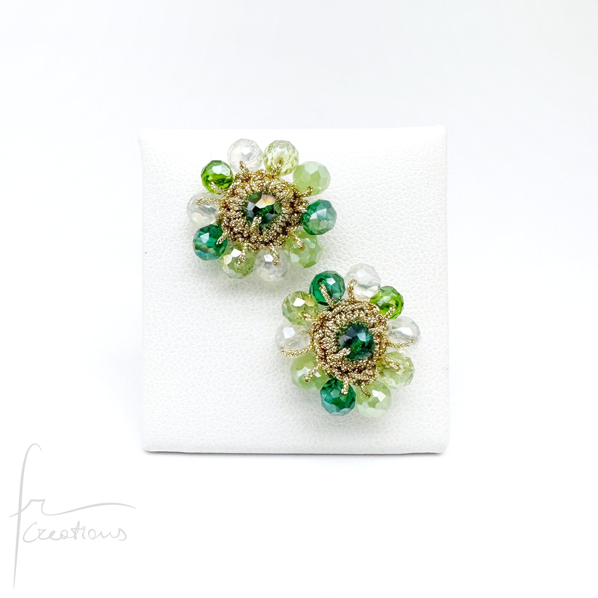 Orecchini da Lobo all'uncinetto con mini cristalli Blumen