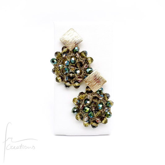 Orecchini pendenti con fiore all'uncinetto e cristalli Blumen