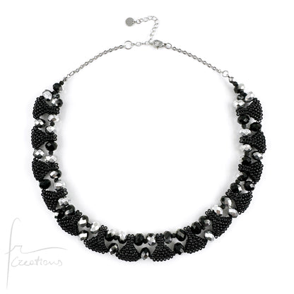 Collana girocollo in tessitura con cristalli e perline Maya