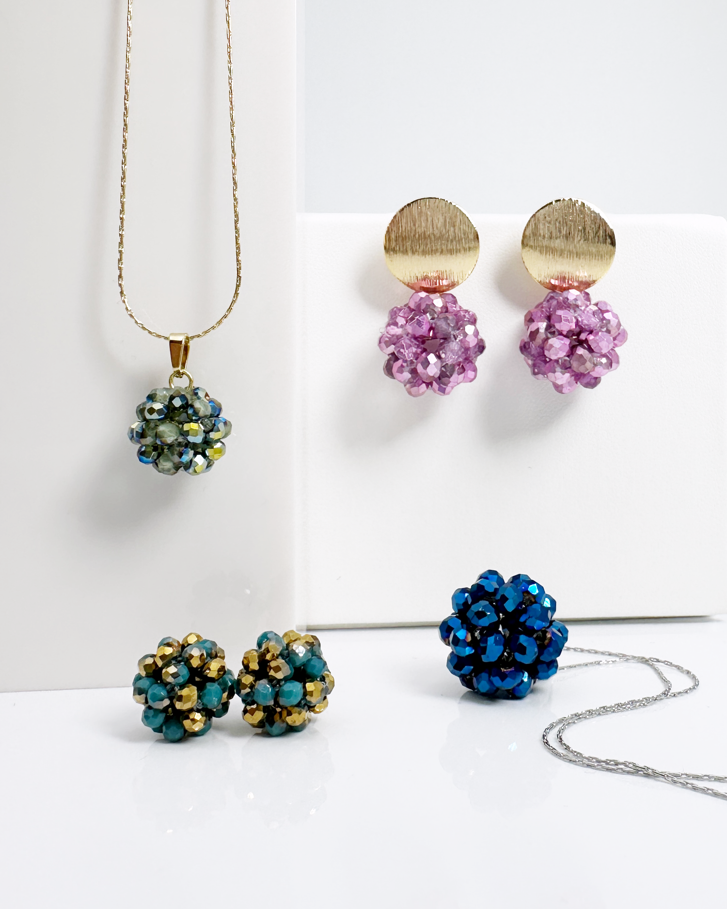 Collane girocollo e orecchini con cristalli in tessitura collezione Estel