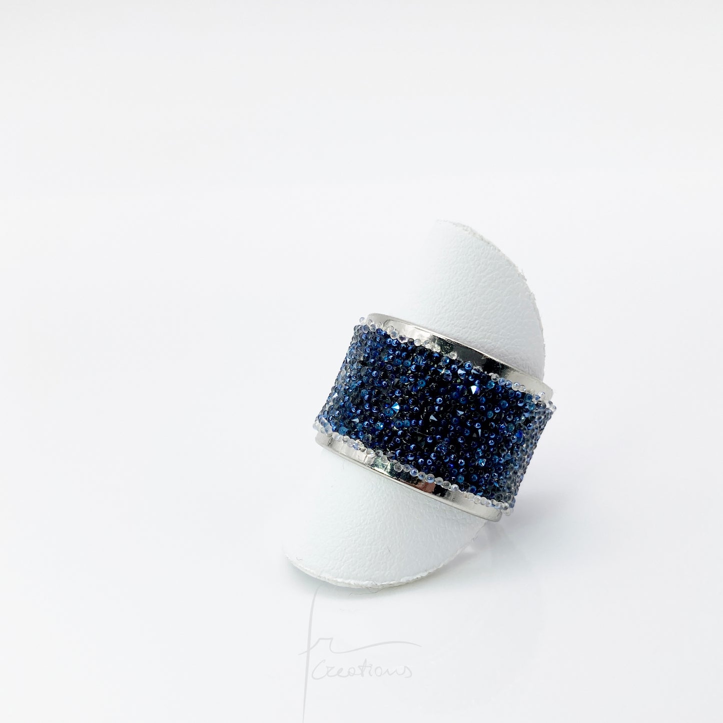 Anello a fascia regolabile placcato argento con cristalli Swarovski Ocean Blue