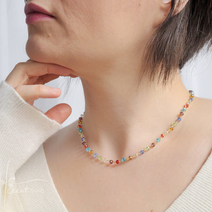 Collana girocollo Rainbow multicolore all'uncinetto con Mini Cristalli