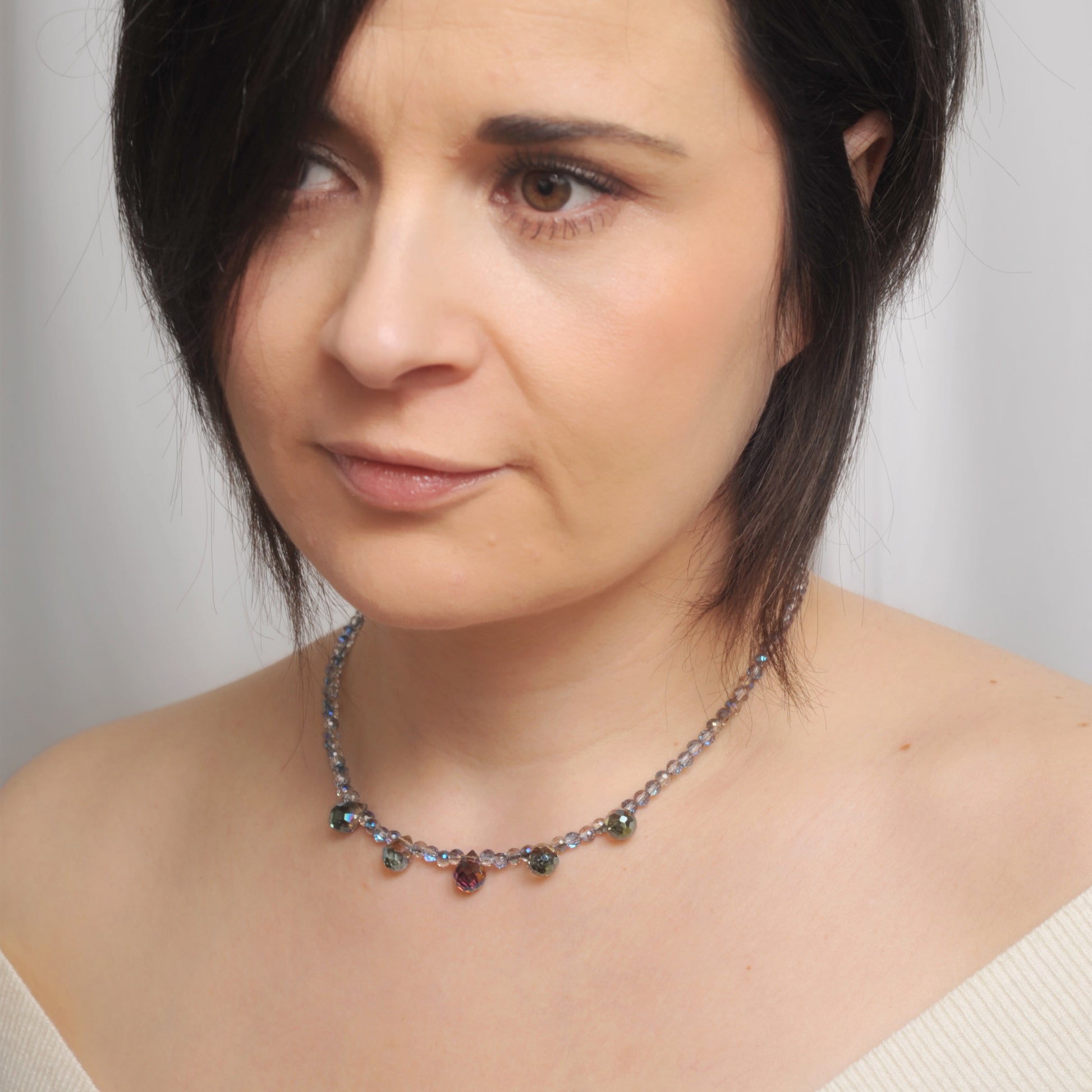 Girocollo Dew Elements con cubic zirconia sfaccettate e briolettes iridescenti in cristallo austriaco