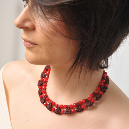 Collana girocollo in tessitura con cristalli e perline Maya