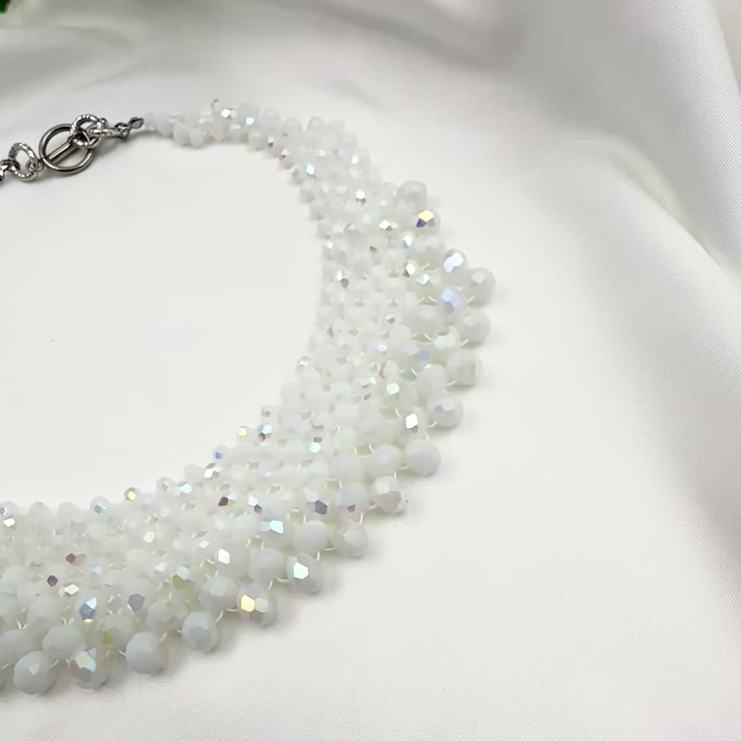 Collana Girocollo Alexandra in tessitura con cristalli bianco alabastro