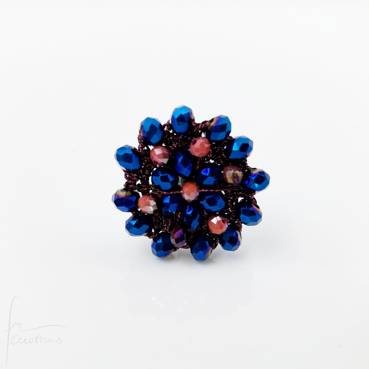 Anello fiore all'uncinetto con cristalli Blumen