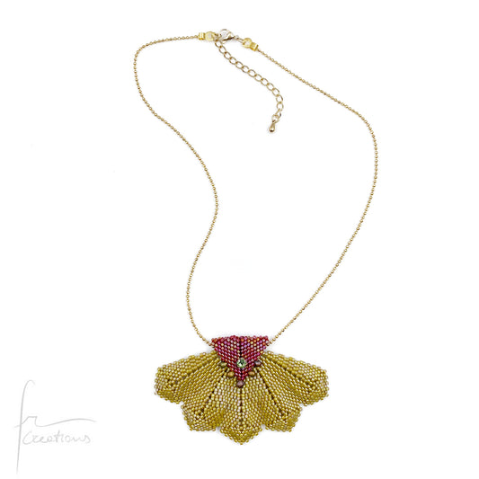 Collana pendente fiore tessitura con perline e Cristali di Swarovski